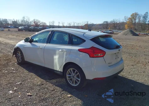 2017 Ford Focus Se z USA, uszkodzony, nr VIN 1FADP3K22HL242348